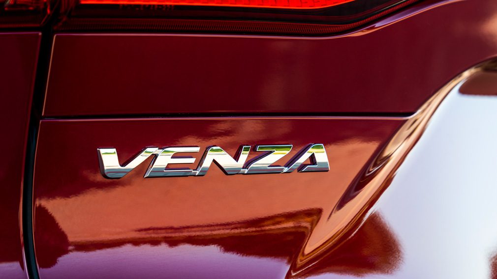 В России начали продавать новые Toyota Venza