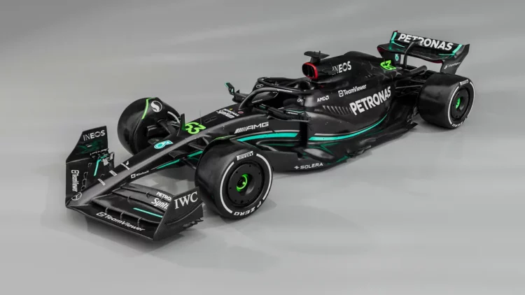 Mercedes-AMG F1 представил новый W14 в знакомой черной ливрее