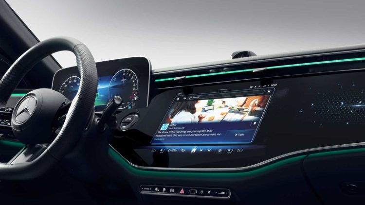 Mercedes-Benz представил информационно-развлекательную систему нового поколения с Google Maps и YouTube