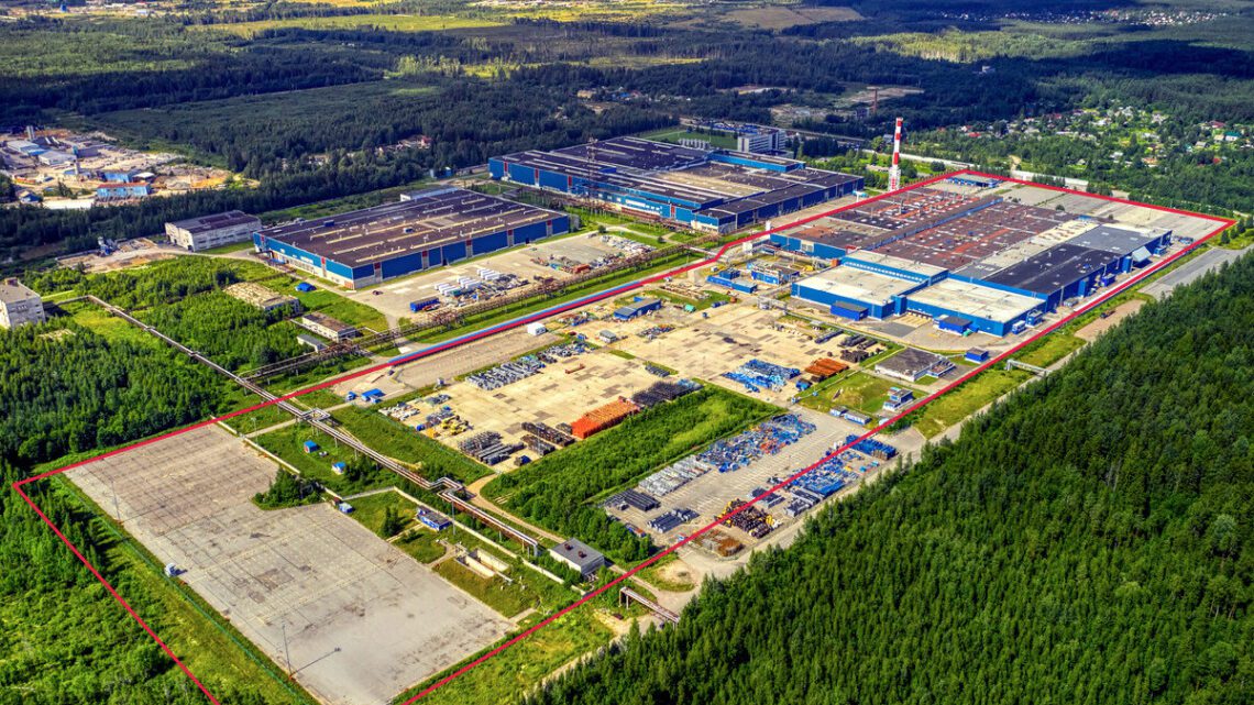 Бывший завод Ford в России частично возобновил производство