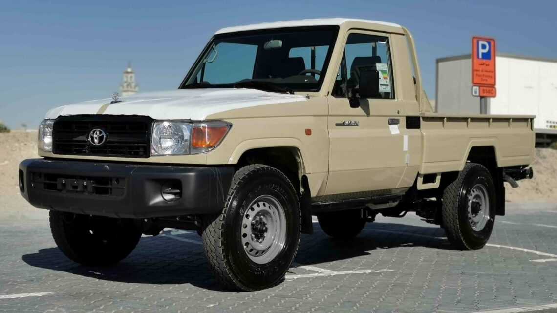 В России начались продажа пикапов Toyota Land Cruiser 79 по цене от 6,7 млн рублей