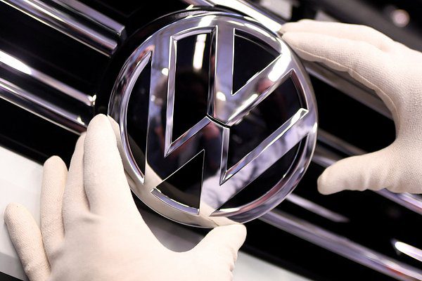 Компания Volkswagen начала препятствовать поставкам своих автомобилей по параллельному импорту в Россию