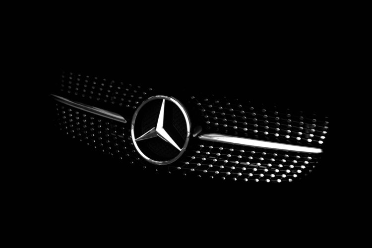 Mercedes показал интерьер нового E-класса