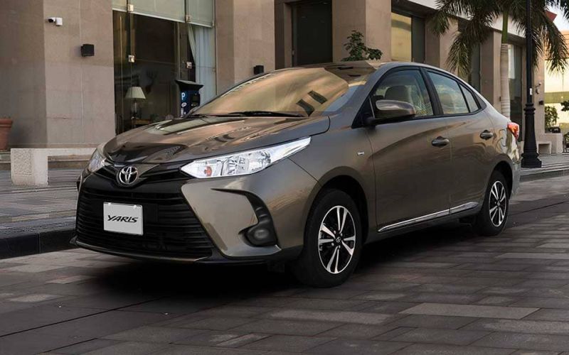 В России начали продавать седаны Toyota Yaris 2022 года за 2,5 млн рублей