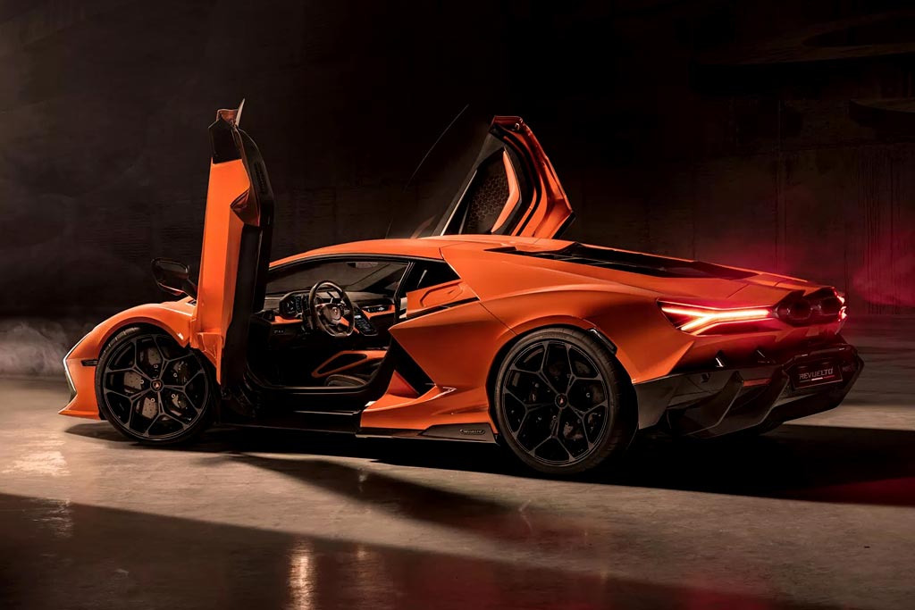 Рассекречен Lamborghini Revuelto: гибридный суперкар с 1 015-сильной установкой