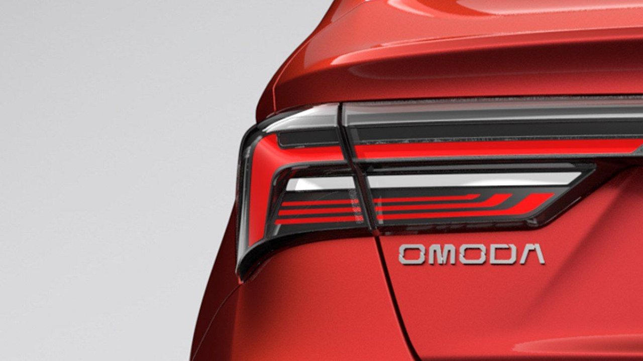 Названы сроки начала продаж нового седана OMODA в России