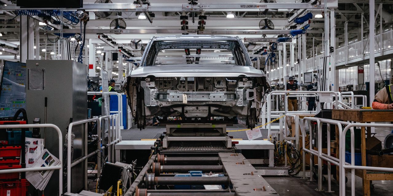 UBS: мировому автопрому грозит перепроизводство автомобилей