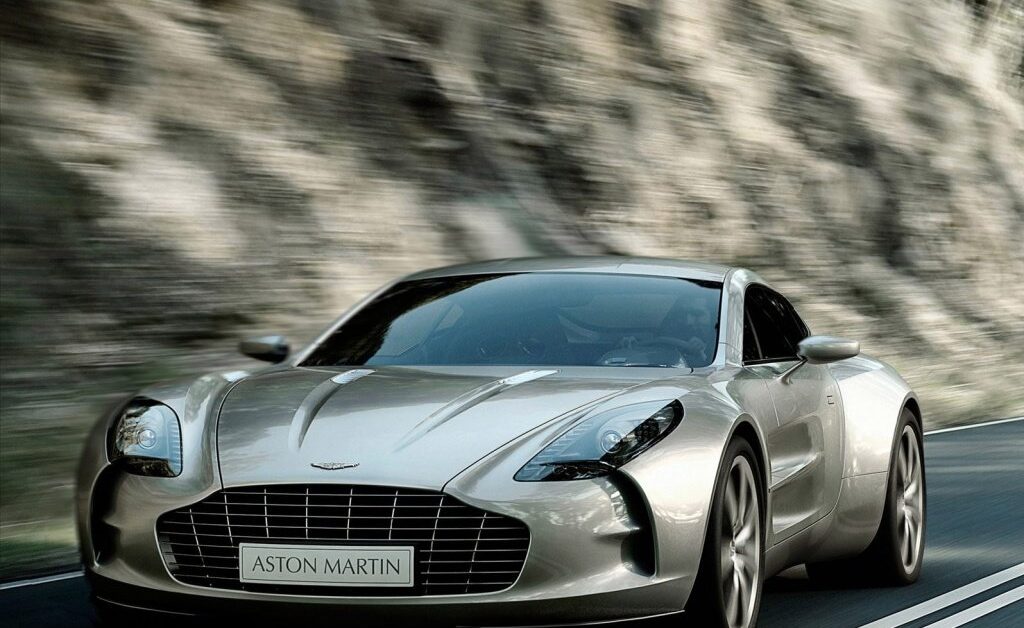 В России выставили на продажу редкий гиперкар Aston Martin One-77 за 285 млн рублей