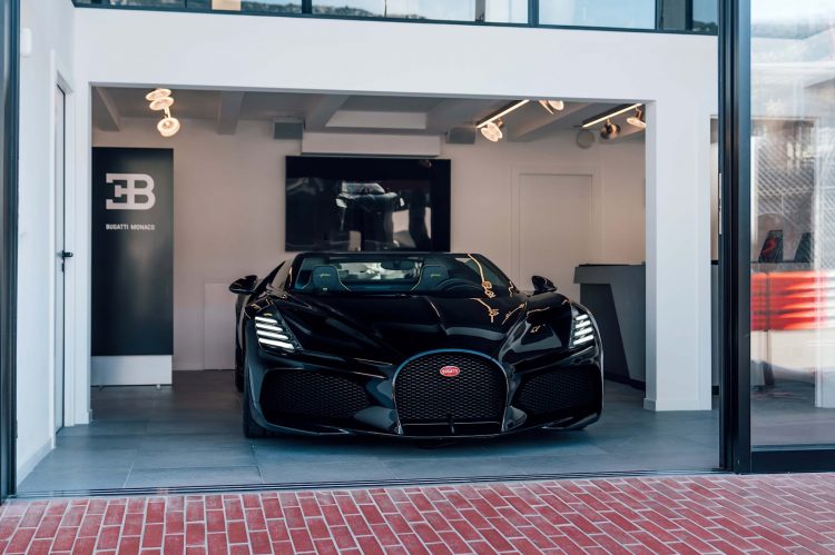 Bugatti открыла шоу-рум на трассе Формулы-1