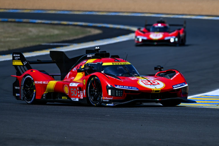 Ferrari разгромила соперников в финале квалификации в Ле-Мане