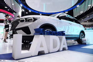 Новый российский автомобиль Lada X-Cross 5: Российский кроссовер с китайскими корнями