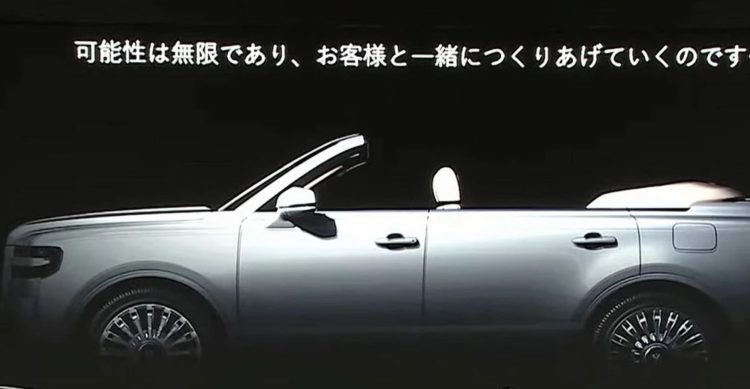 Новейший люксовый кроссовер Toyota может получить кабриолет-версию