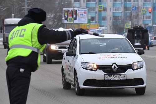 ГИБДД выписывает водителям штрафы по 5 тысяч рублей