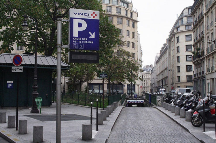 «Комси комса». Будут ли во Франции изымать автомобили с российскими номерами?