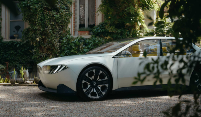 BMW показала, как будут выглядеть автомобили будущего