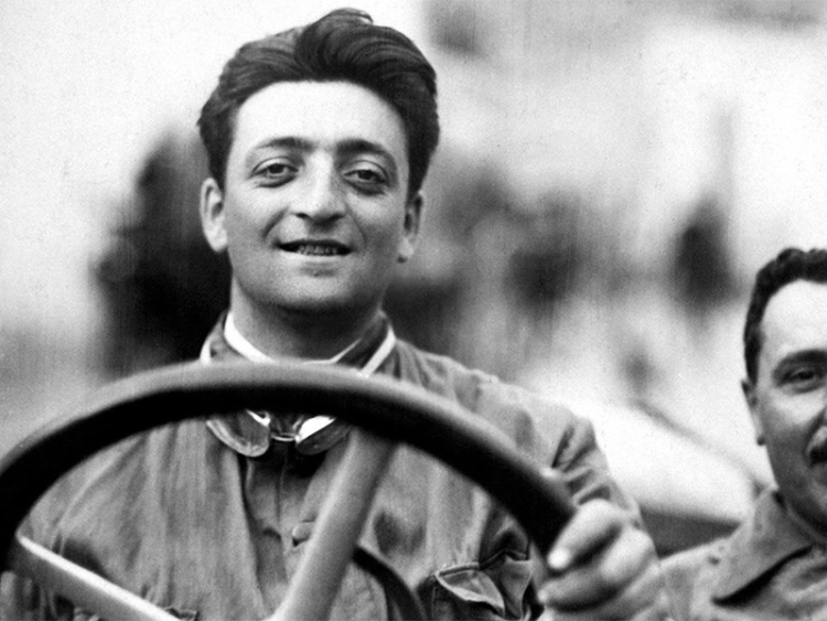 5 октября 1919 г. состоялся дебют Энцо Феррари в профессиональных гонках