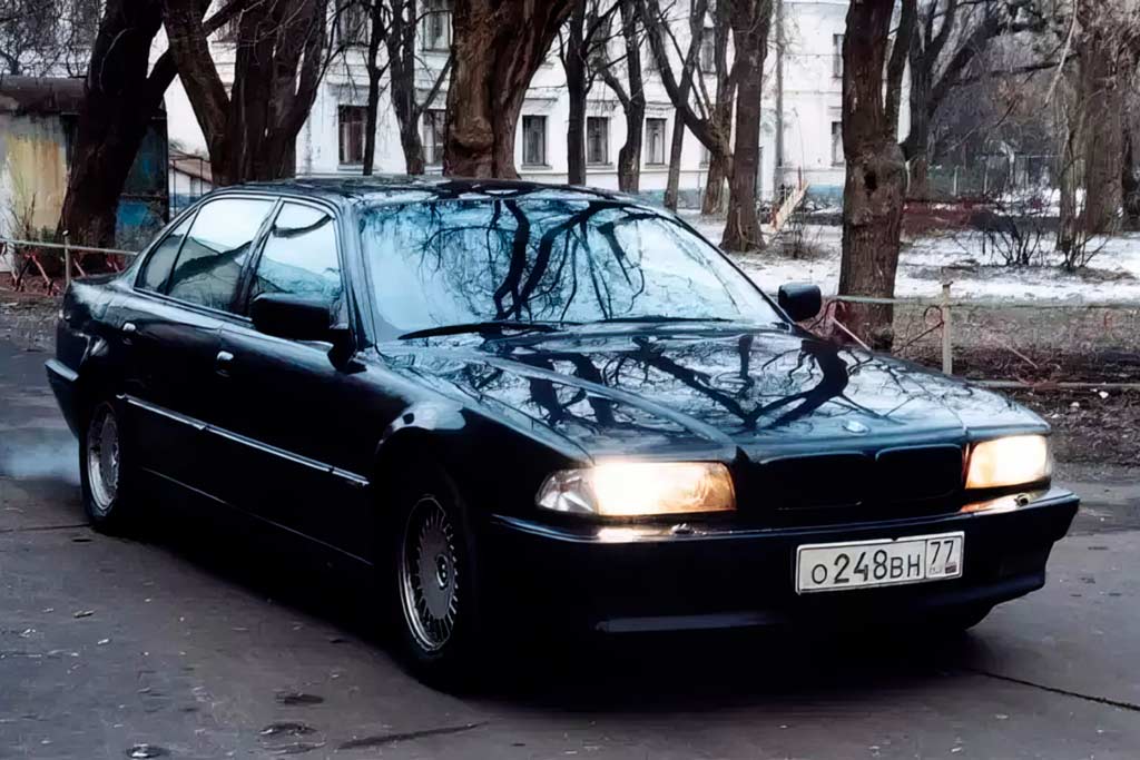 Фильму «Бумер» 20 лет: какие машины засветились в культовой криминальной драме