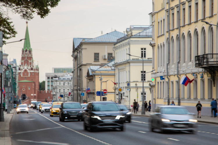 «КП»: почти половина россиян не могут позволить себе автомобиль