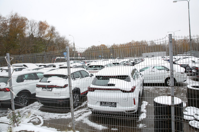 Импорт легковых автомобилей в Россию вырос почти в 3 раза