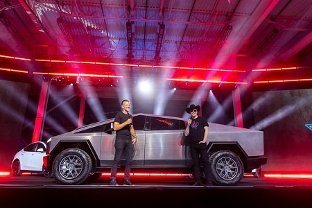 На отечественном рынке продается автомобиль Tesla Cybertruck
