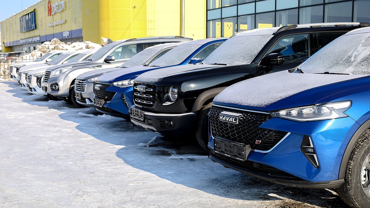 Продажи подержанных автомобилей в России начали падать
