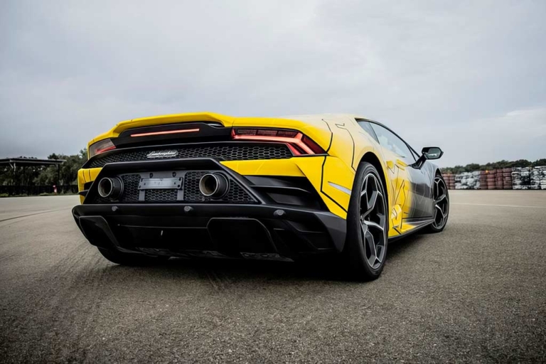 Lamborghini представила систему AWC, позволяющую менять углы установки колес прямо на ходу