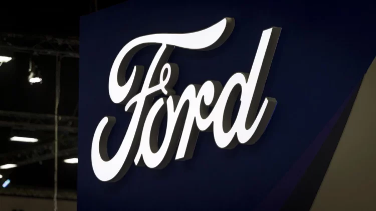 В сети показали мощный рестомод на базе Ford Maverick