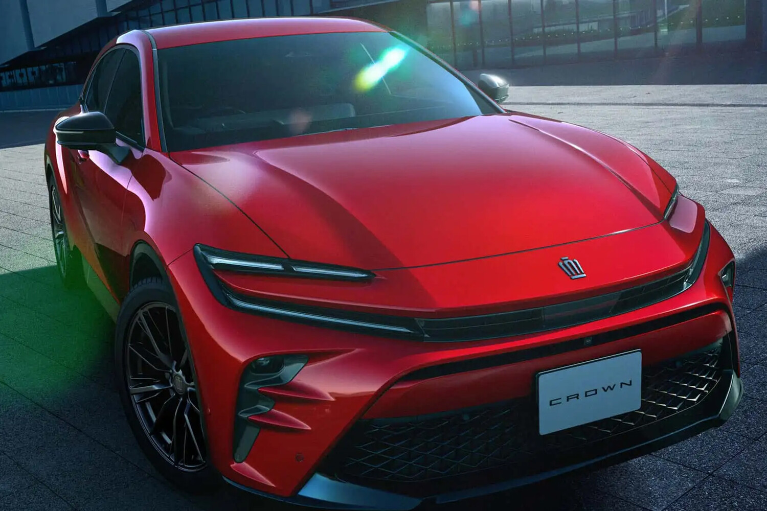 Toyota Crown Sport 2024 доступна с новым гибридным мотором