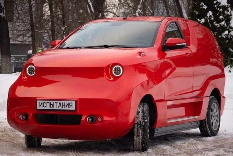 Во Франции высмеяли первый российский электромобиль Amber