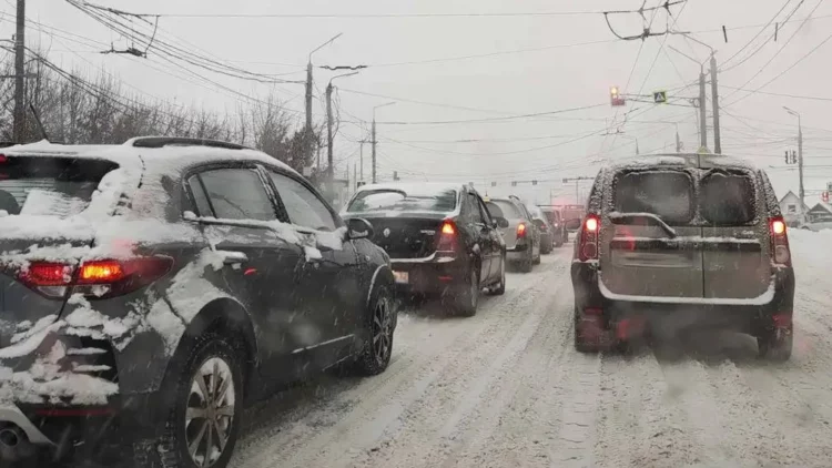 Россиян предупредили об опасных способах отогрева замерзшего автомобиля
