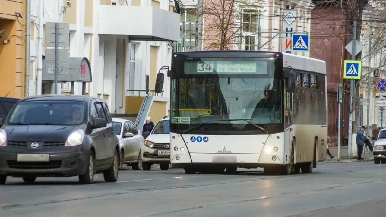 ГИБДД раскрыла, как полицейские массово лишают водителей прав за обгон автобуса