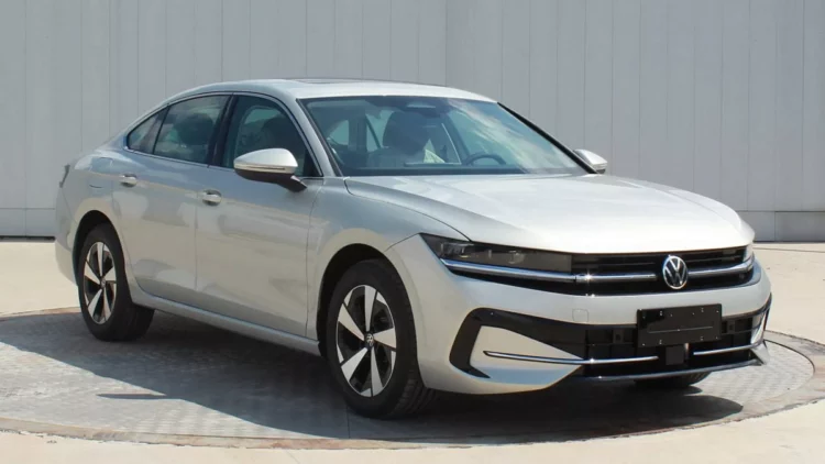 В Китае представили седан, который оказался преемником Volkswagen Passat