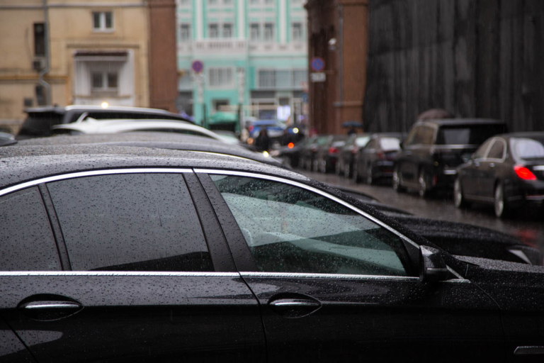 Денис Мантуров: Объем рынка в 2024 году составит 1,3 млн автомобилей