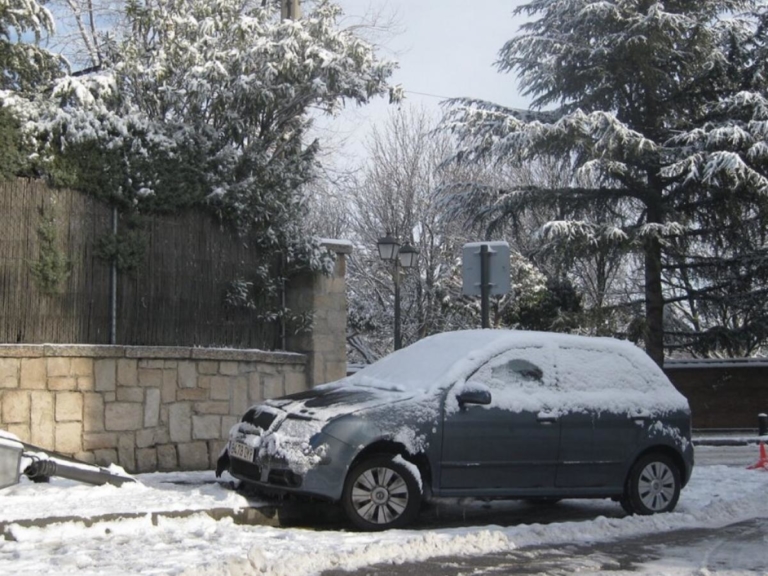 Автоэксперт Васильев нашел простой способ завести машину в сильный мороз