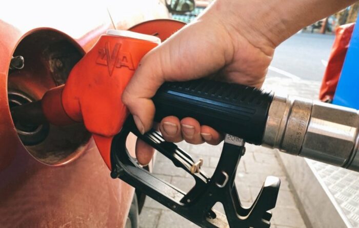Нужно ли переплачивать за «улучшенные» сорта бензина