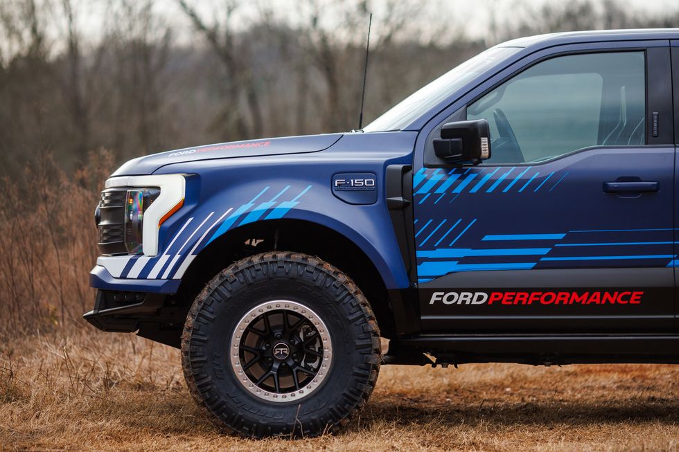 Ford представил новый концепт на базе своего электрического пикапа