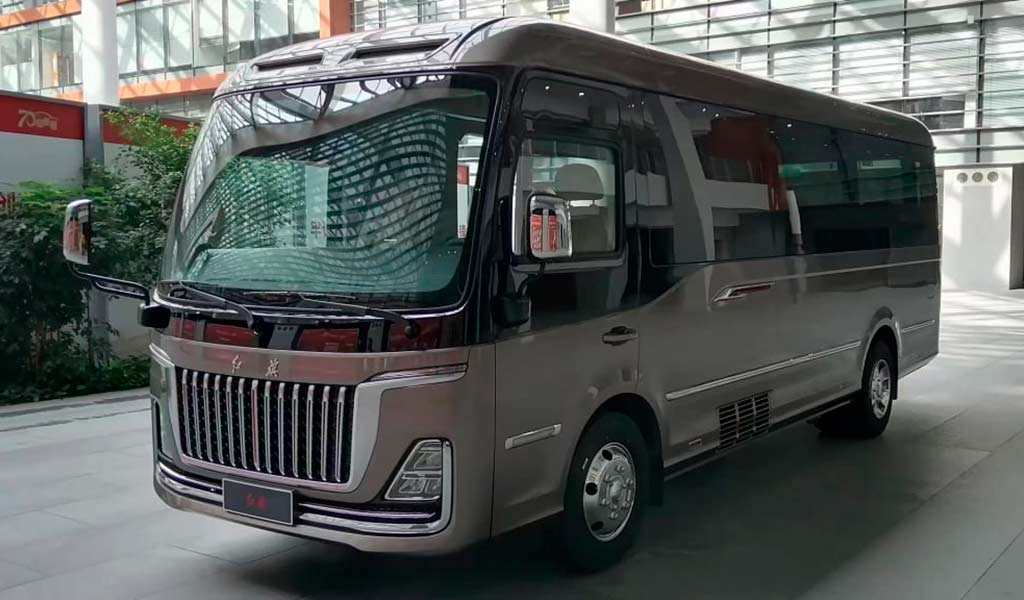Hongqi представила роскошный автобус Guoyue для развоза туристов и сотрудников фирм
