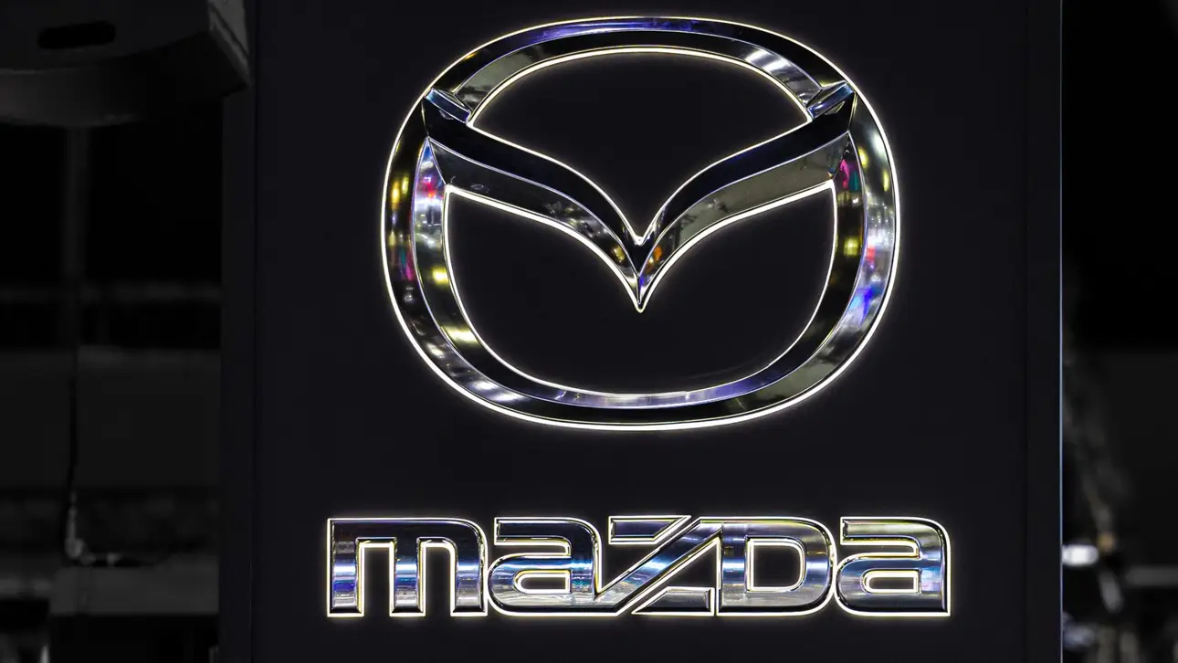 Официально нет, но в продаже присутствует: дилеры предлагают Mazda CX-30