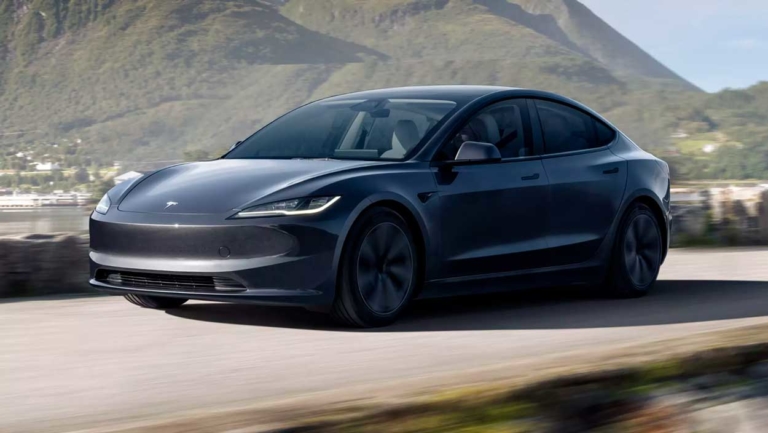 Tesla Model 3 2024 с заметными обновлениями стала доступна в США