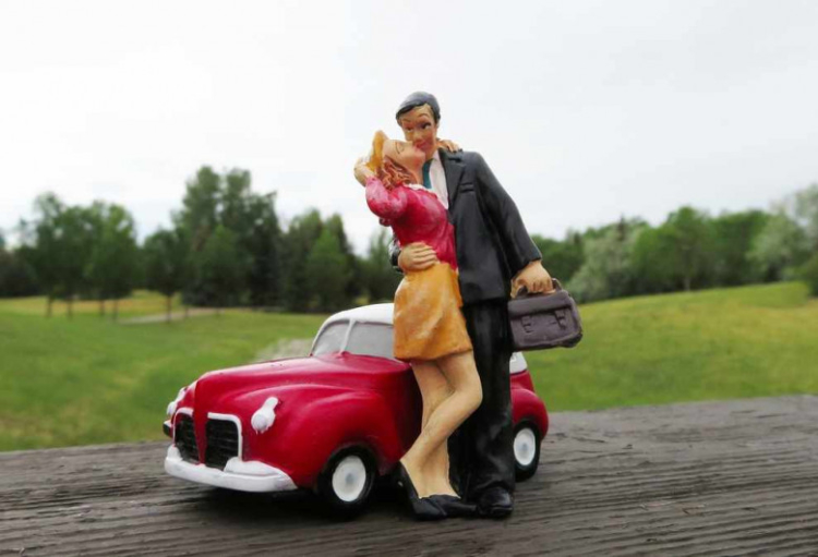 В Госдуму внесли законопроект, запрещающий продавать авто без согласия второго супруга