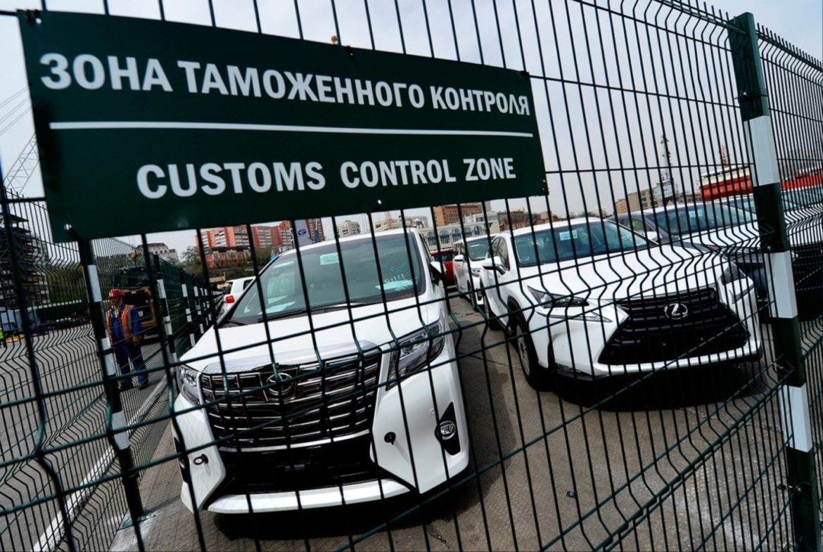 В правительство уточнили порядок расчета размера платежа за ввоз в РФ авто из стран ЕАЭС