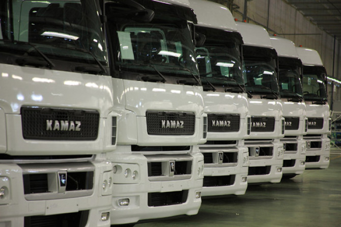 КАМАЗ прогнозирует снижение рынка тяжелых грузовиков в 2024 году на четверть