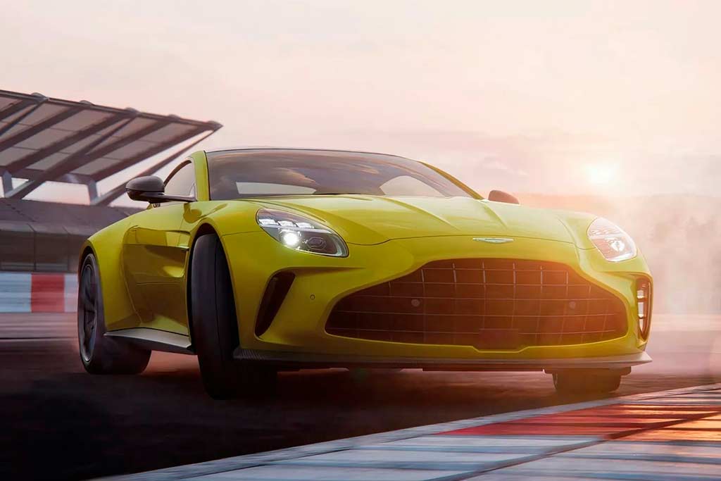 Рестайлинговый Aston Martin Vantage получил новый салон и стал заметно мощнее