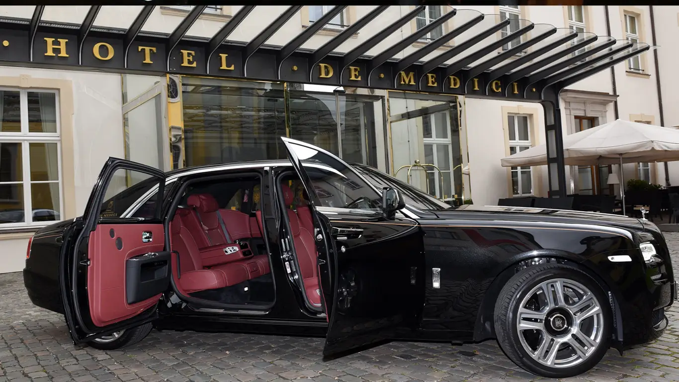 Rolls-Royce Ghost показали с новым с карбоновым пакетом и колесами Vossen