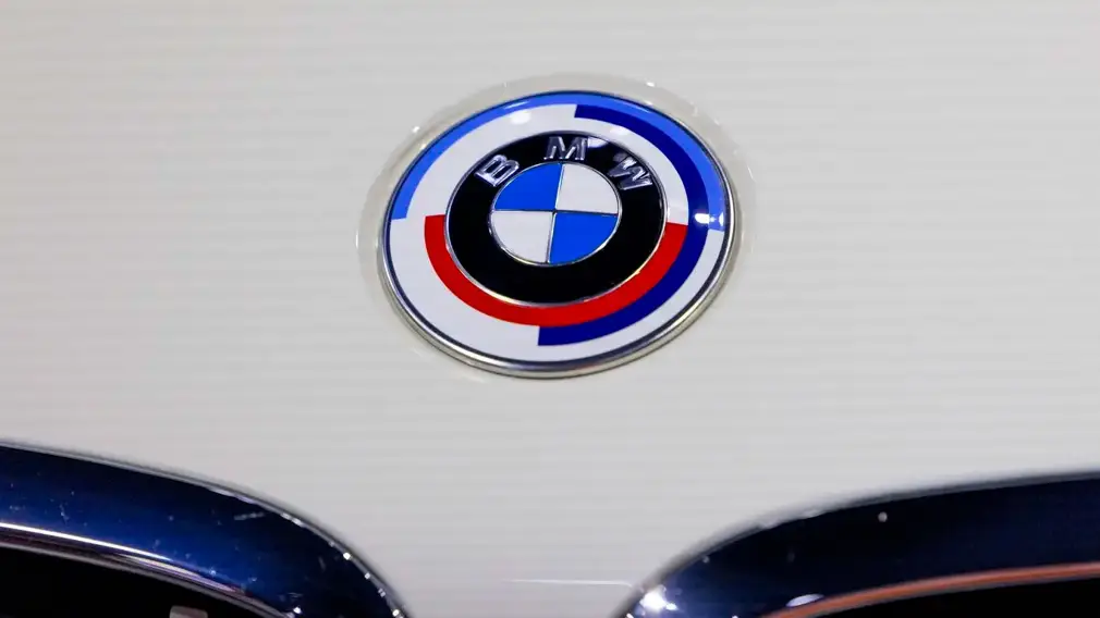 Компания BMW посоветовала поторопиться с покупкой автомобиля с «механикой»