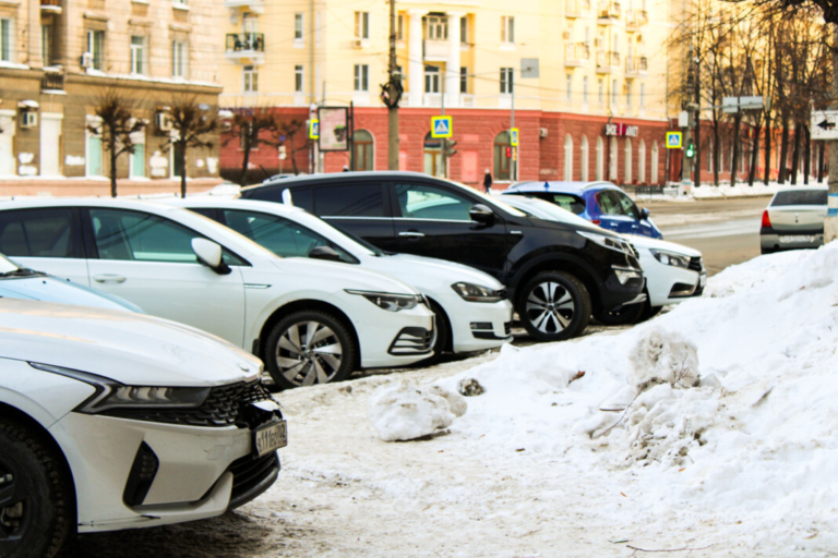 Эксперт Дижечко рассказал, чем грозит долгое нахождение авто под снегом