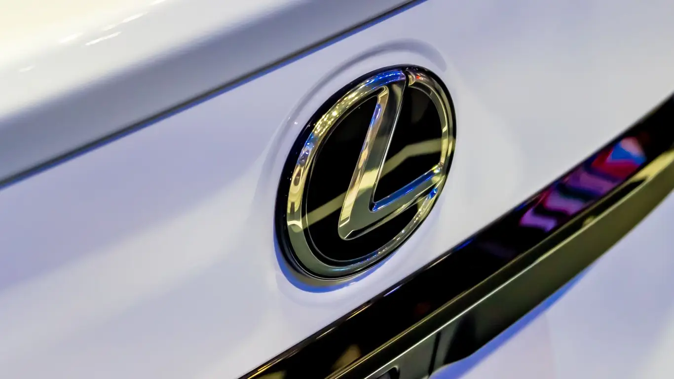 Lexus решили представить эксклюзивный кроссовер, названный в честь президента Toyota