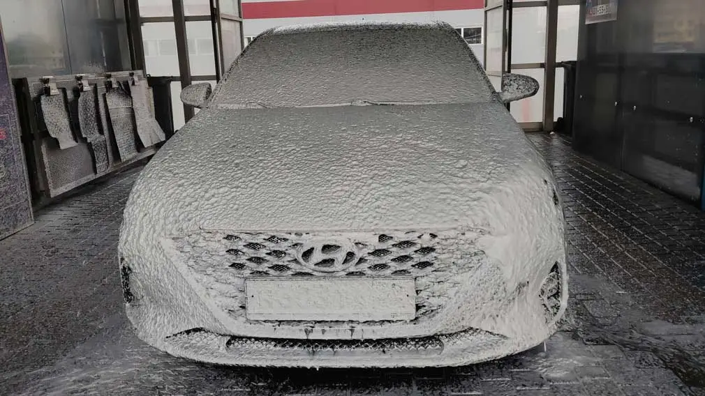 Как правильно мыть машину зимой: советы эксперта