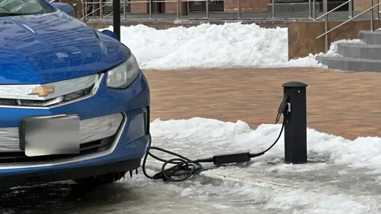 Как электромобили переносят зиму: эксперт всё рассказал