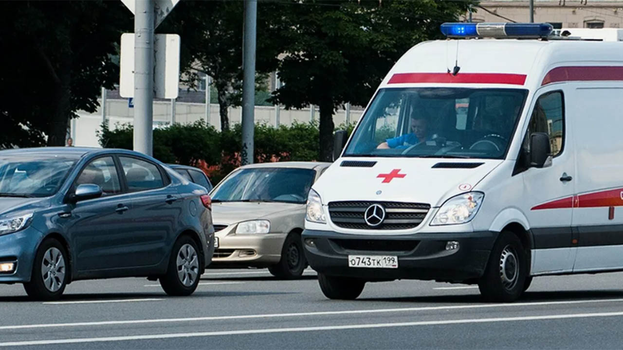 ГИБДД может разрешить автомобилям скорой помощи таранить машины россиян